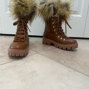 BAMBOO Tan Fur-Trimmed Winter Boots, size 6, never worn before